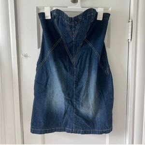 distressed denim dress
no stains